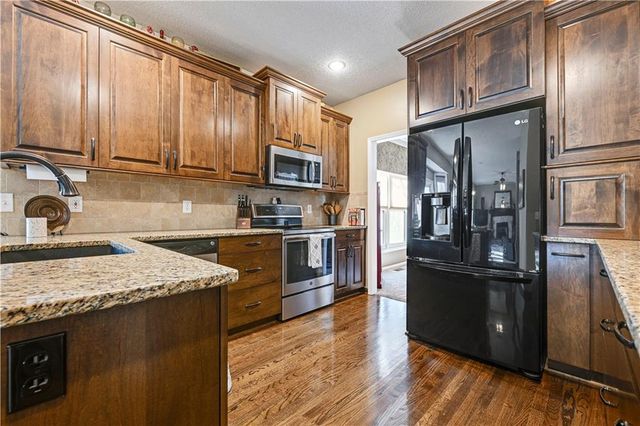 18995 W 116th Street, Olathe, KS 66061