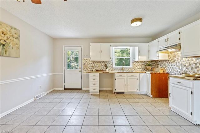 3894 Beeson Dairy Road, Winston-salem, NC 27105