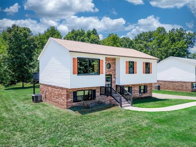 3894 Beeson Dairy Road, Winston-salem, NC 27105