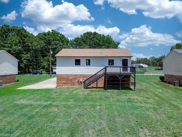 3894 Beeson Dairy Road, Winston-salem, NC 27105