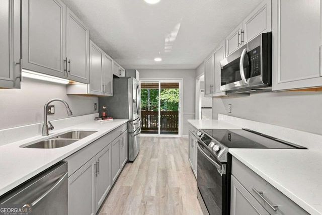 8740 Roswell Road 6D, Sandy Springs, GA 30350