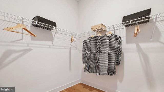 8272 COLLING MANOR CT, Alexandria, VA 22308