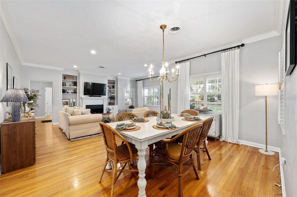 Image 13 of property listing at 1747 SE 5TH STREET, Ocala, FL 34471