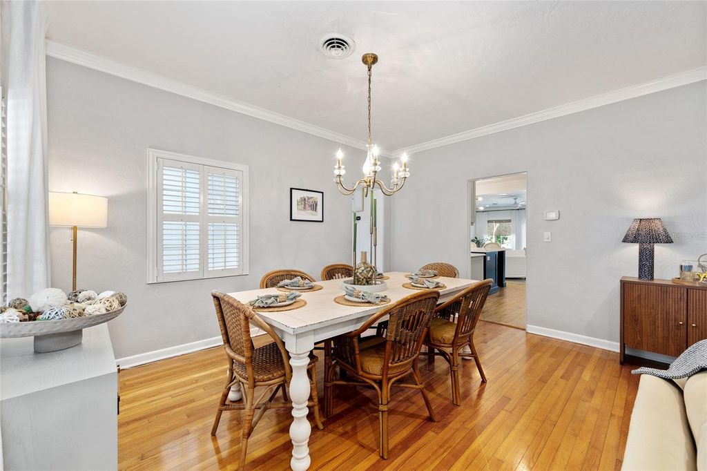 Image 14 of property listing at 1747 SE 5TH STREET, Ocala, FL 34471