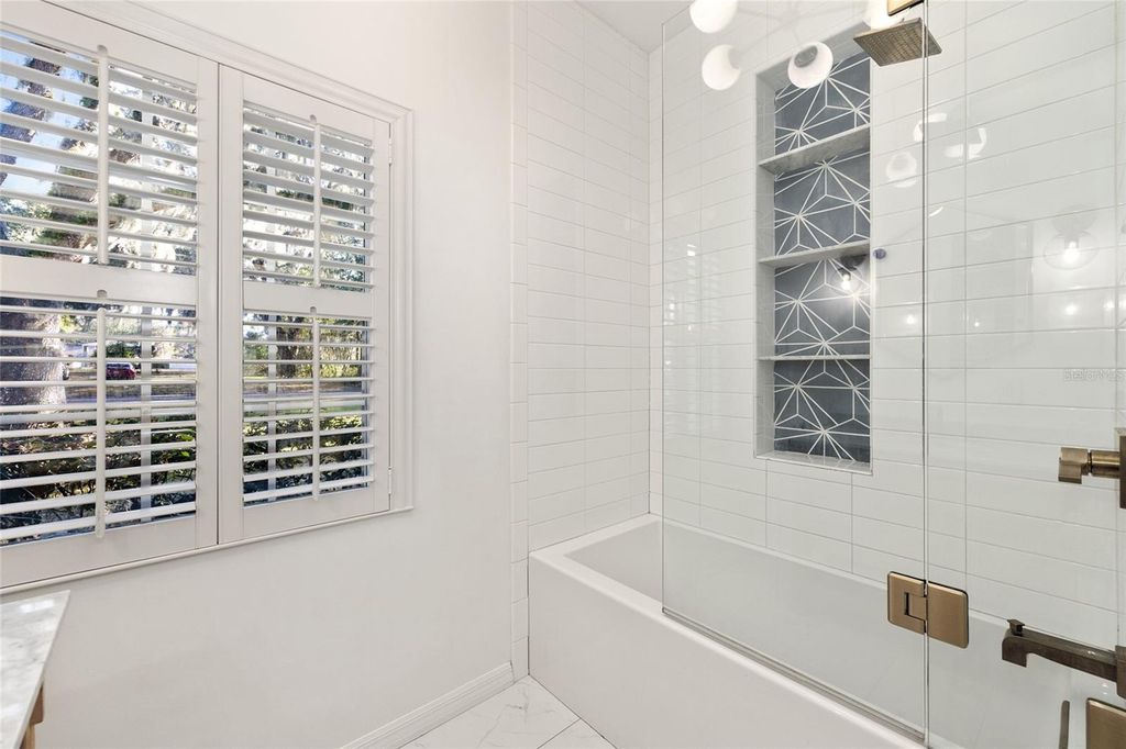 Image 19 of property listing at 1747 SE 5TH STREET, Ocala, FL 34471