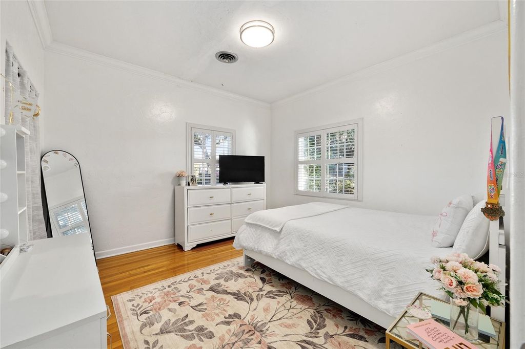 Image 20 of property listing at 1747 SE 5TH STREET, Ocala, FL 34471