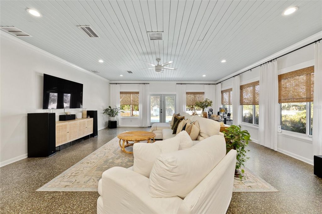 Image 44 of property listing at 1747 SE 5TH STREET, Ocala, FL 34471