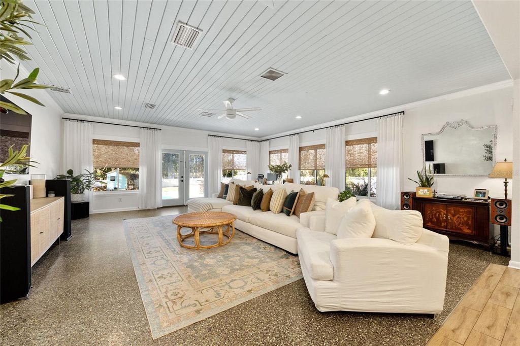 Image 45 of property listing at 1747 SE 5TH STREET, Ocala, FL 34471