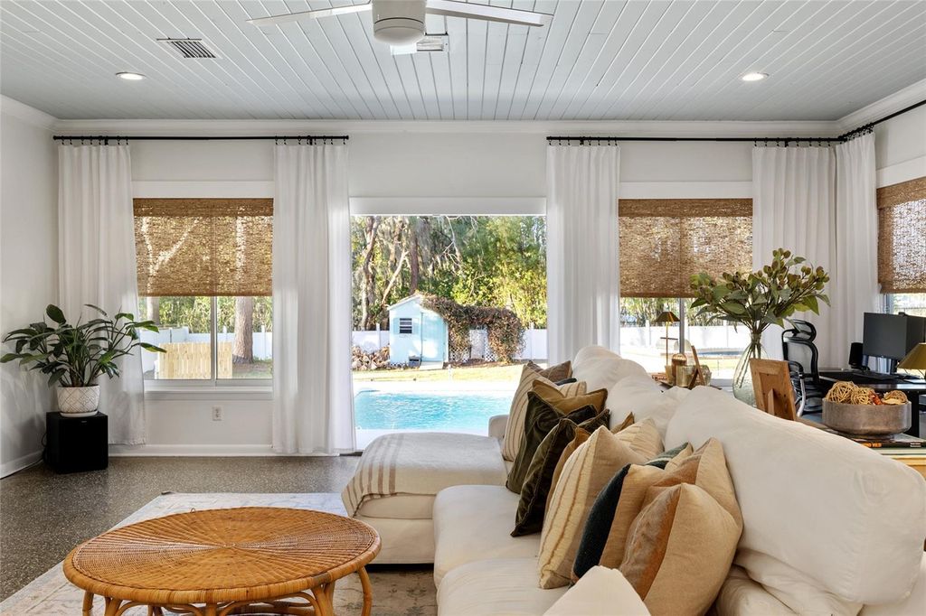 Image 50 of property listing at 1747 SE 5TH STREET, Ocala, FL 34471