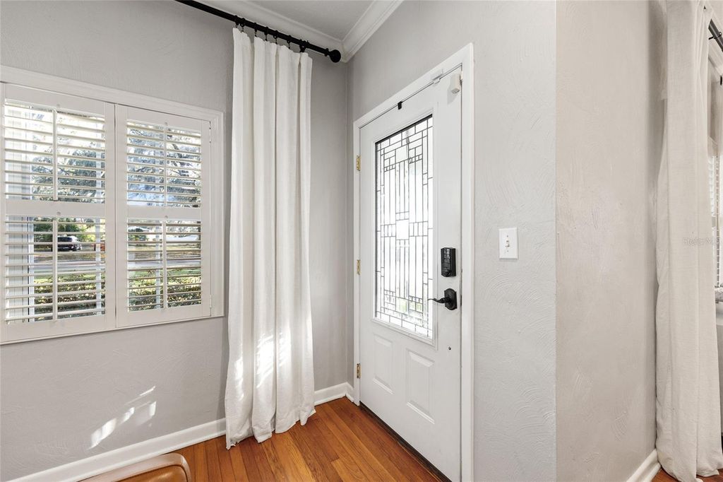 Image 6 of property listing at 1747 SE 5TH STREET, Ocala, FL 34471