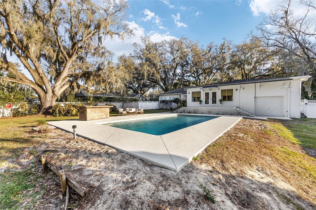 Image 57 of property listing at 1747 SE 5TH STREET, Ocala, FL 34471