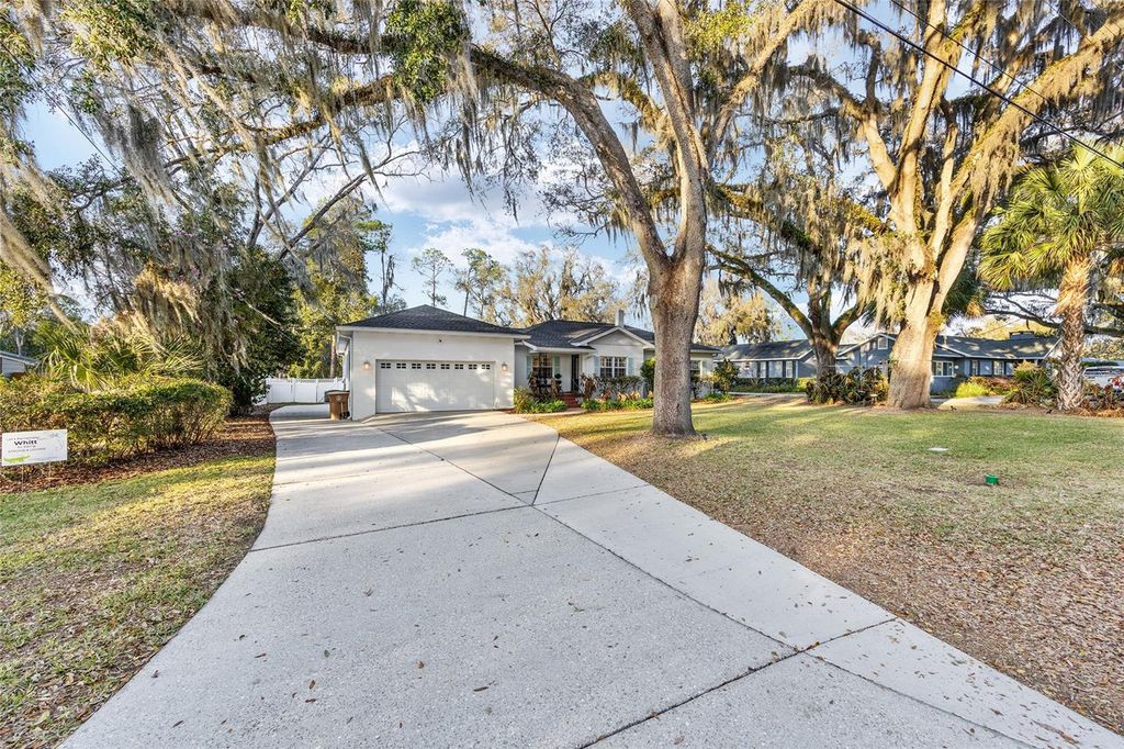 Image 66 of property listing at 1747 SE 5TH STREET, Ocala, FL 34471