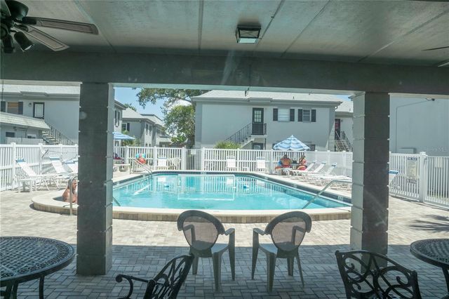 6940 A SUNSET DRIVE S 2D, South Pasadena, FL 33707