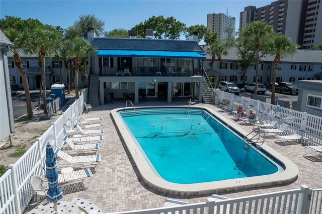 6940 A SUNSET DRIVE S 2D, South Pasadena, FL 33707