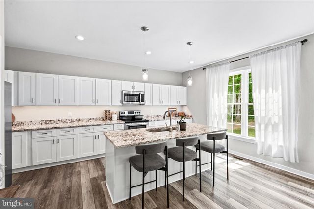216 SAYLERS CREEK RD, Locust Grove, VA 22508