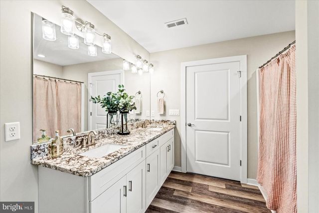 216 SAYLERS CREEK RD, Locust Grove, VA 22508