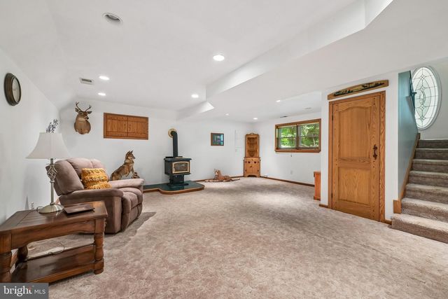 27 FRIPPS RD, Sicklerville, NJ 08081
