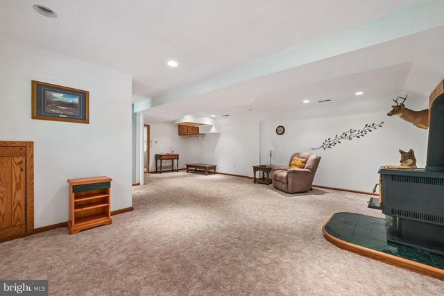 27 FRIPPS RD, Sicklerville, NJ 08081