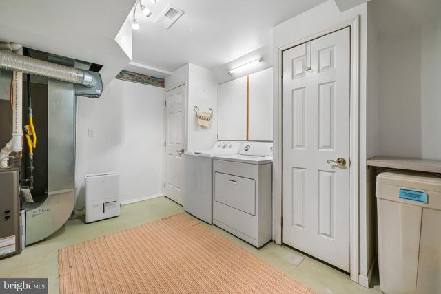 27 FRIPPS RD, Sicklerville, NJ 08081