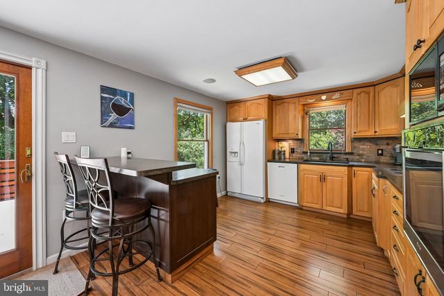 27 FRIPPS RD, Sicklerville, NJ 08081