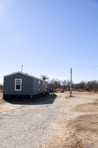 35 S Ala Blanca, Lytle, TX 78052