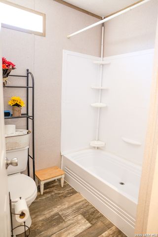 35 S Ala Blanca, Lytle, TX 78052