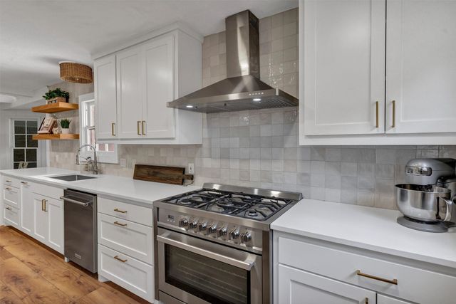 4137 Selkirk Drive W, Fort Worth, TX 76109