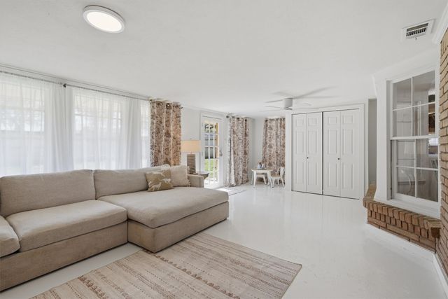 4137 Selkirk Drive W, Fort Worth, TX 76109