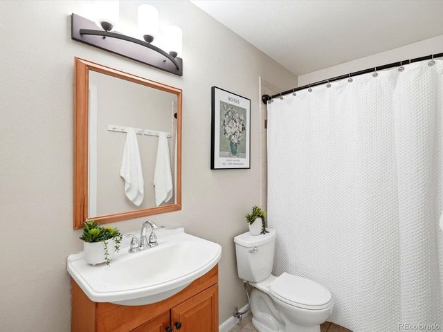 951 Conifer Ct, Littleton, CO 80126