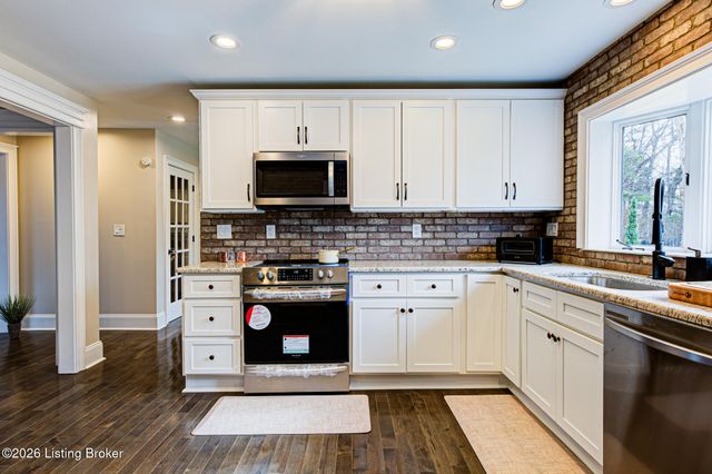 7616 Old Salem Rd, Louisville, KY 40242