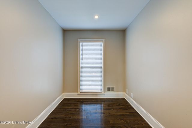 7616 Old Salem Rd, Louisville, KY 40242