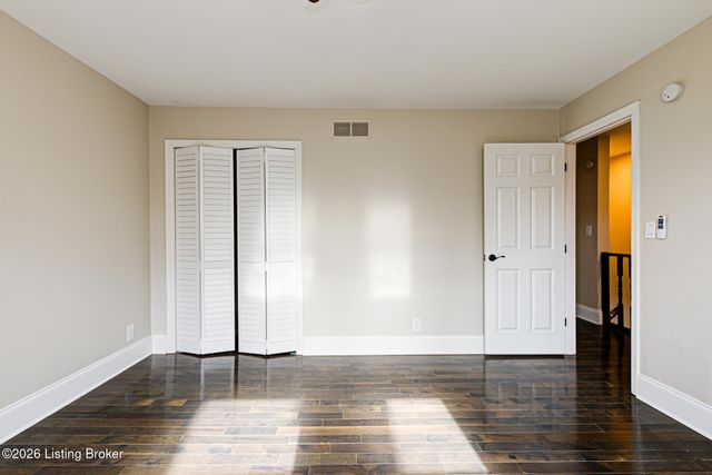 7616 Old Salem Rd, Louisville, KY 40242