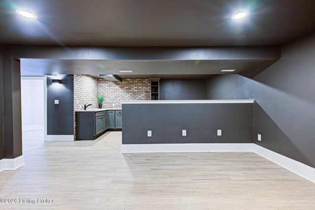 7616 Old Salem Rd, Louisville, KY 40242