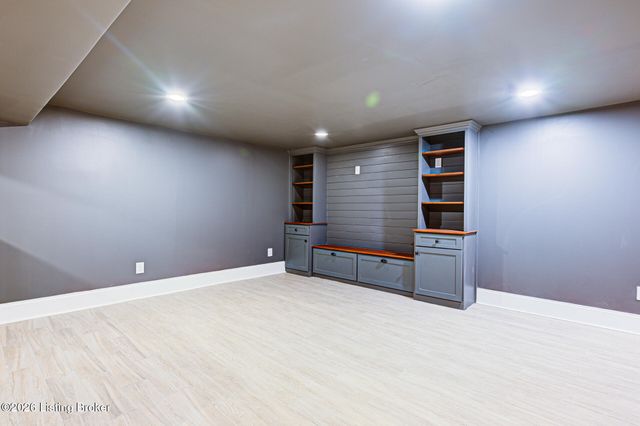 7616 Old Salem Rd, Louisville, KY 40242