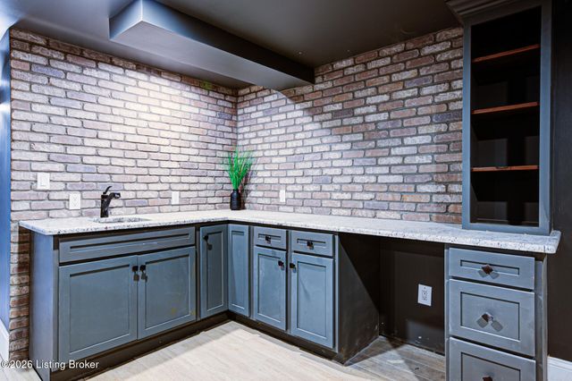 7616 Old Salem Rd, Louisville, KY 40242