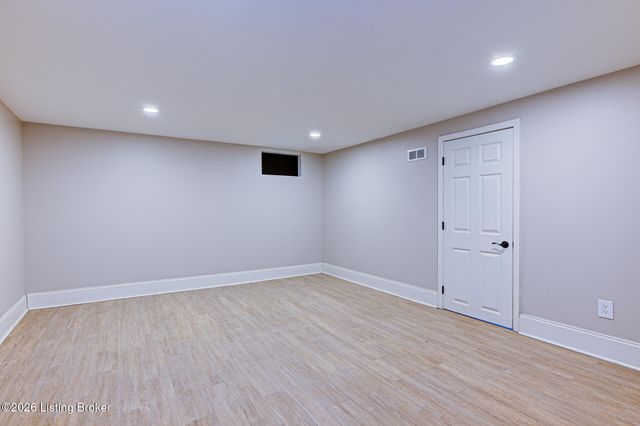 7616 Old Salem Rd, Louisville, KY 40242