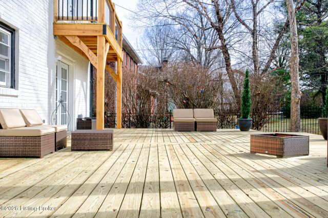 7616 Old Salem Rd, Louisville, KY 40242