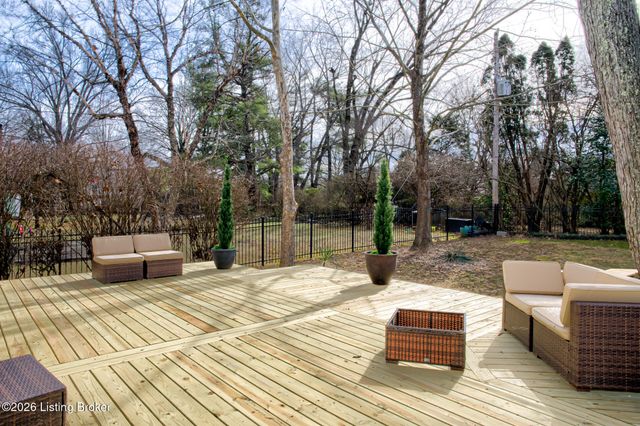 7616 Old Salem Rd, Louisville, KY 40242