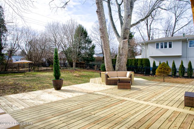 7616 Old Salem Rd, Louisville, KY 40242