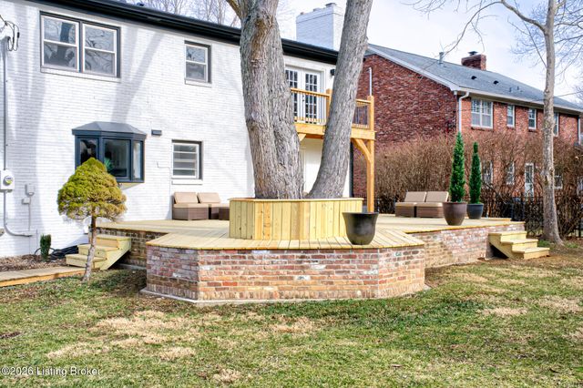 7616 Old Salem Rd, Louisville, KY 40242