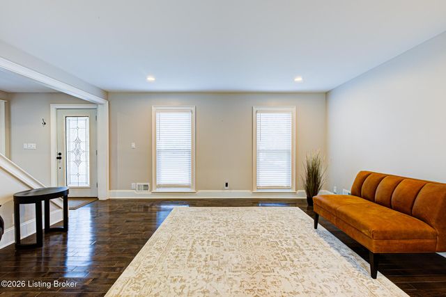 7616 Old Salem Rd, Louisville, KY 40242