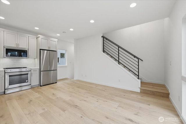 7320 11th Avenue NE, Seattle, WA 98115