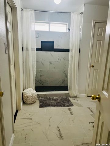 11922 GHOSTBRIDGE, Helotes, TX 78023