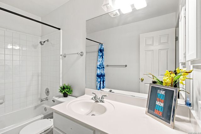 11922 GHOSTBRIDGE, Helotes, TX 78023