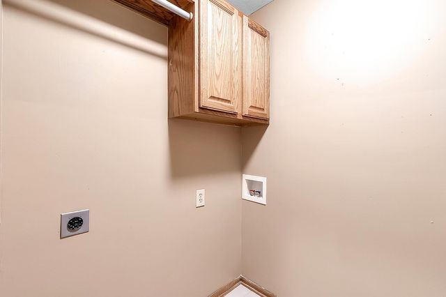 231 S Fairway Cir, Andover, KS 67002