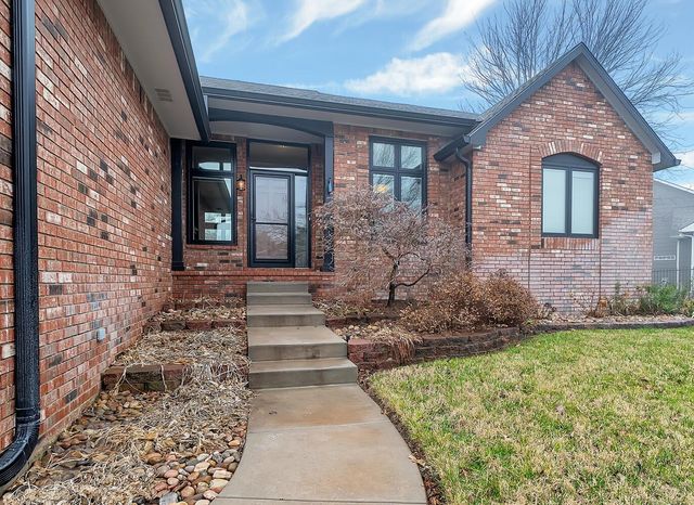 231 S Fairway Cir, Andover, KS 67002