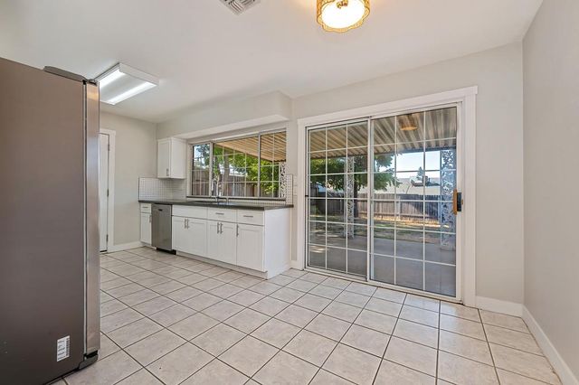 6983 Brayton Ave, Citrus Heights, CA 95621