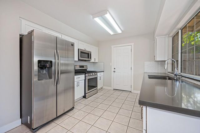 6983 Brayton Ave, Citrus Heights, CA 95621