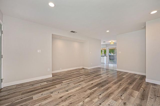 6983 Brayton Ave, Citrus Heights, CA 95621