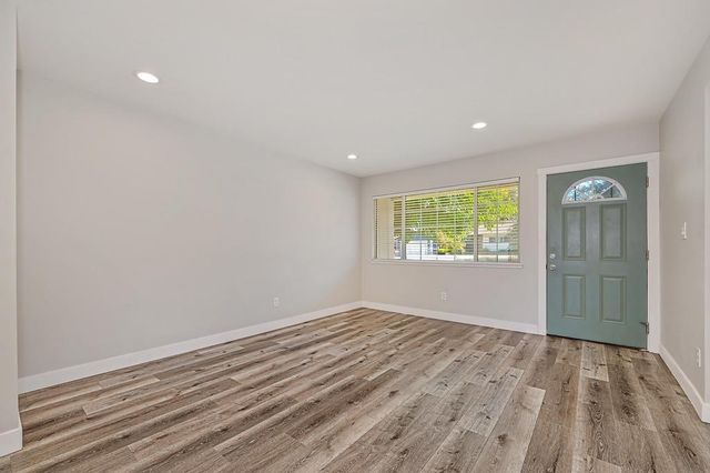 6983 Brayton Ave, Citrus Heights, CA 95621